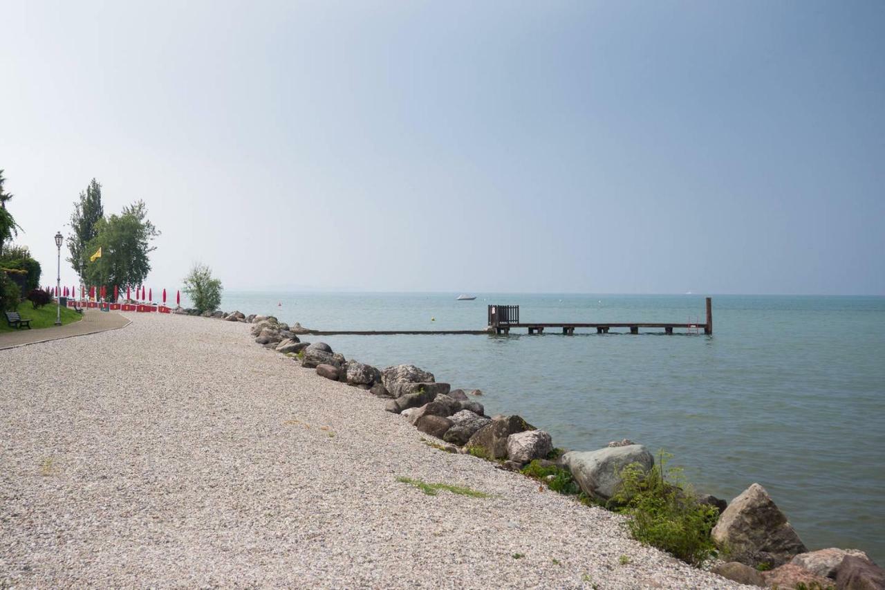 Апартаменты San Benedetto Di Lugana 2 Пескьера-дель-Гарда Экстерьер фото